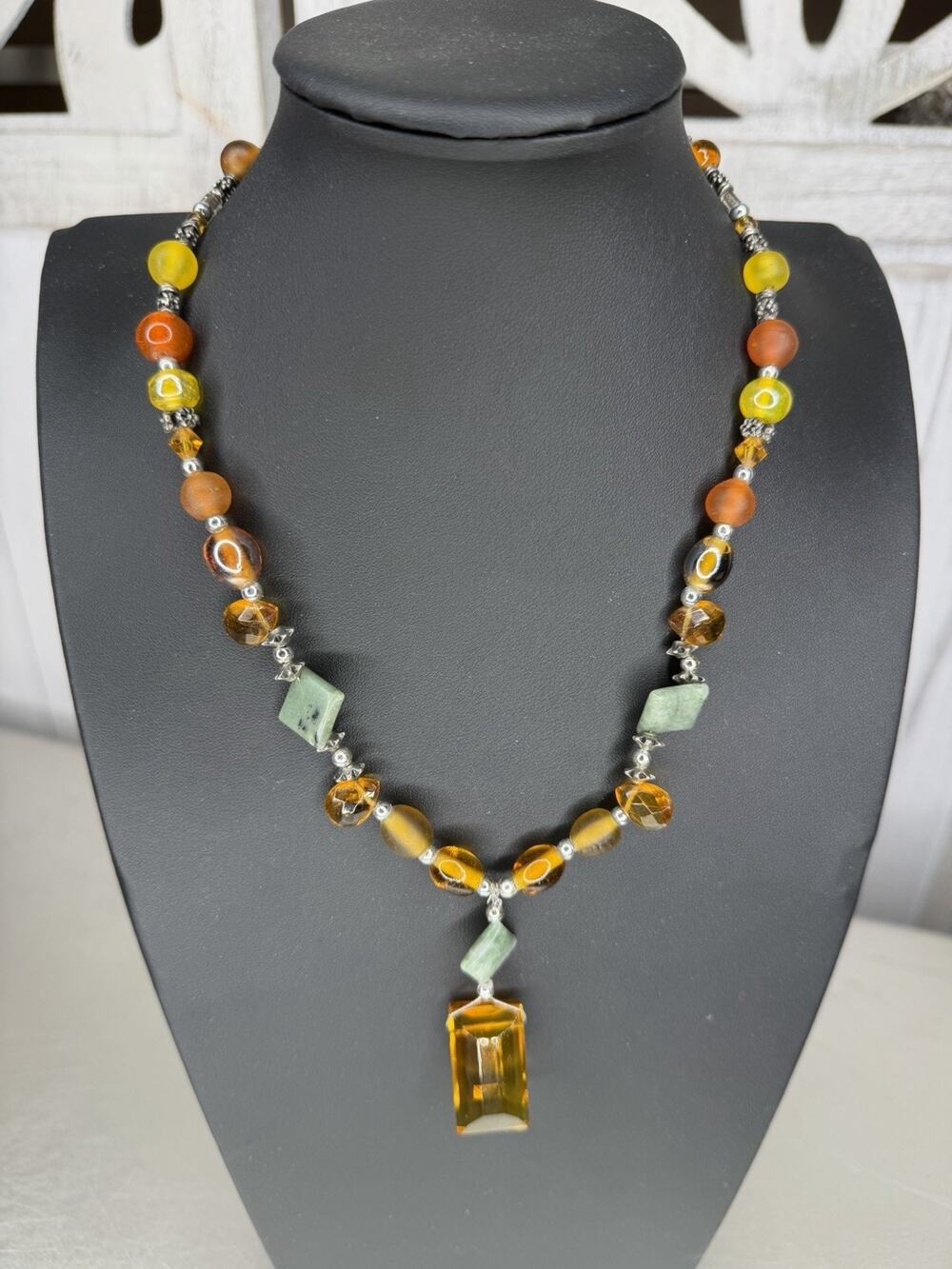 Vintage Amber Honey Glass Mixed Material Necklace Yellow Green Stone